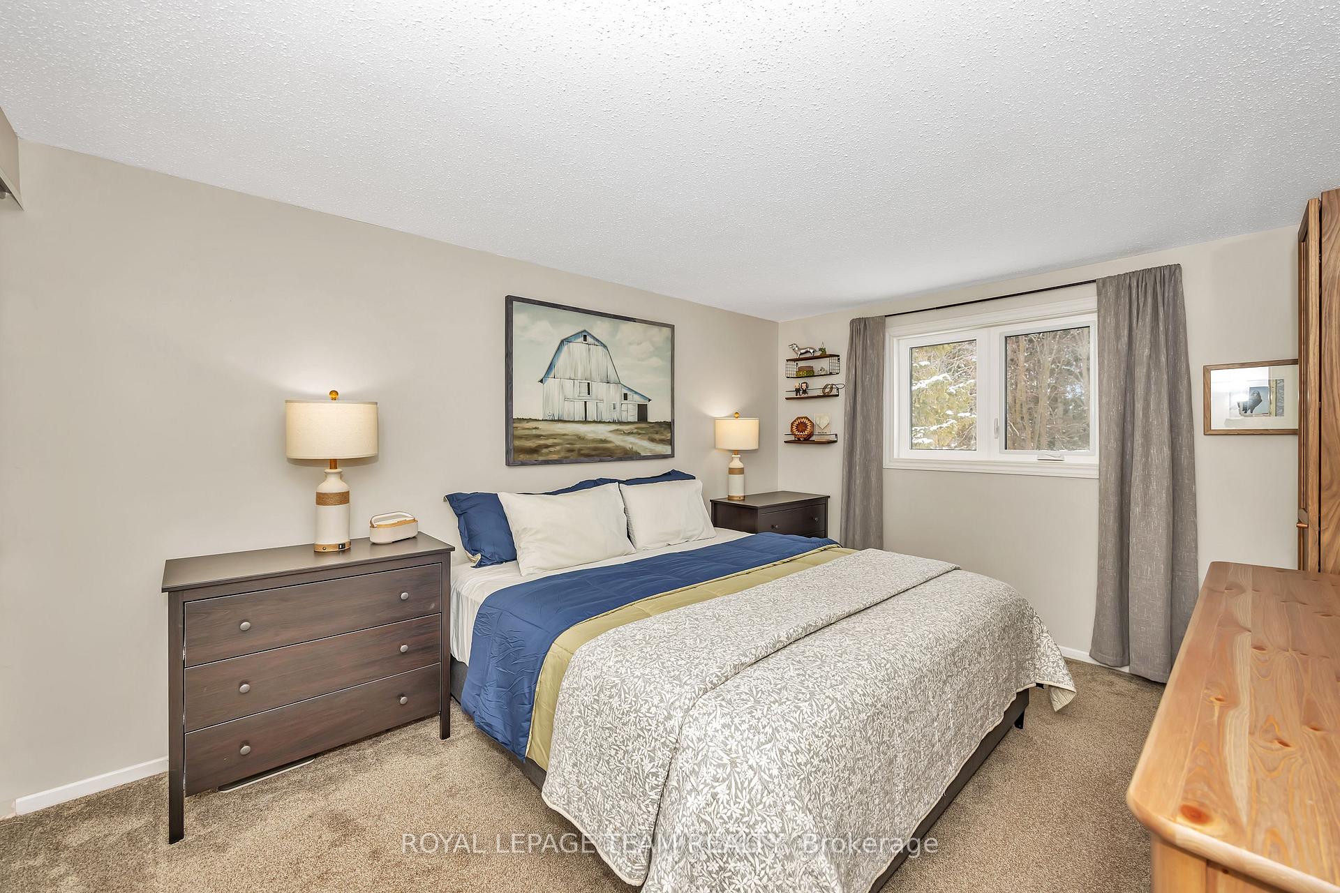 Photo 14 of 47 Exeter Drive, Ottawa, Barrhaven - On the Green — HOMEH