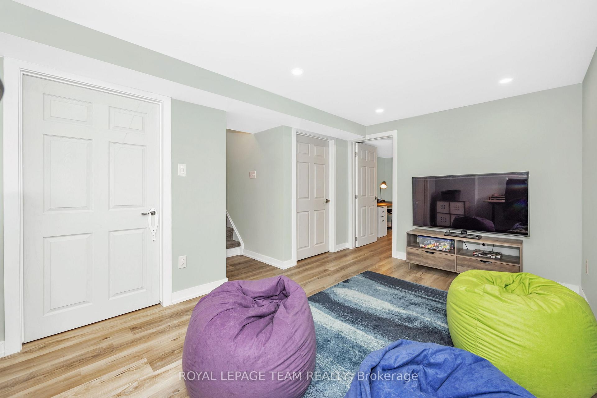 Photo 22 of 47 Exeter Drive, Ottawa, Barrhaven - On the Green — HOMEH