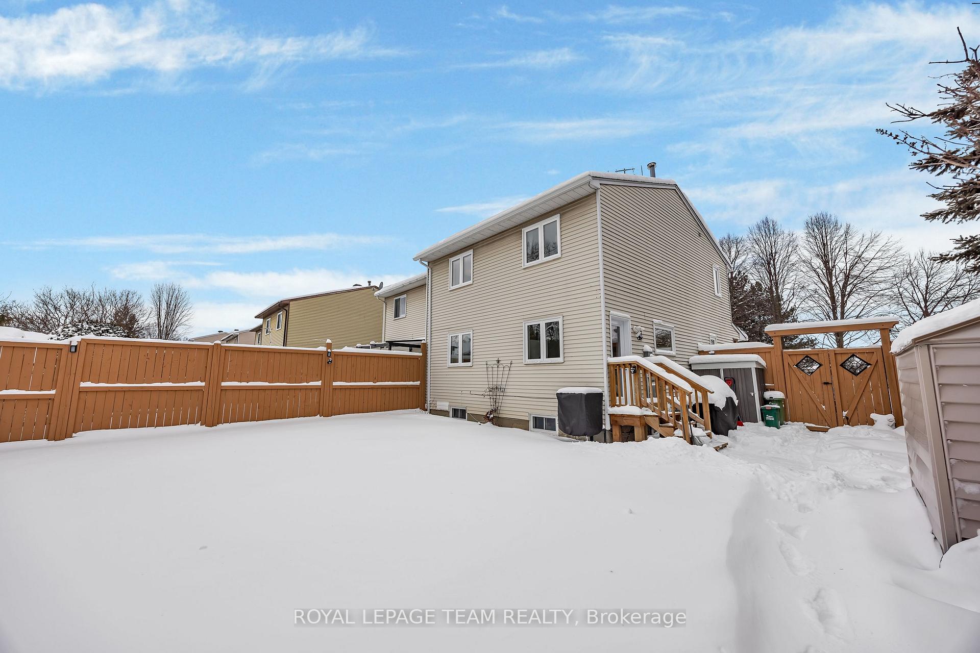 Photo 28 of 47 Exeter Drive, Ottawa, Barrhaven - On the Green — HOMEH