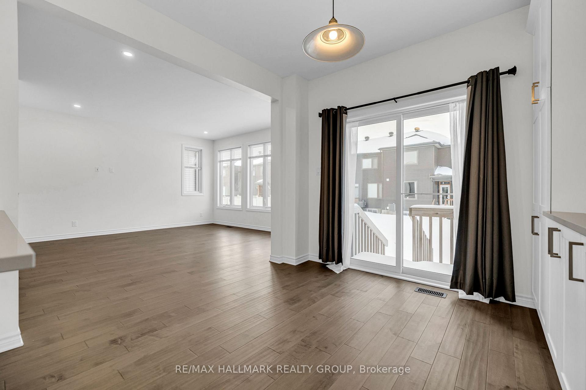 Photo 14 of 166 Minikan Street, Ottawa, Blossom Park/Kemp Park/Findlay Creek — HOMEH