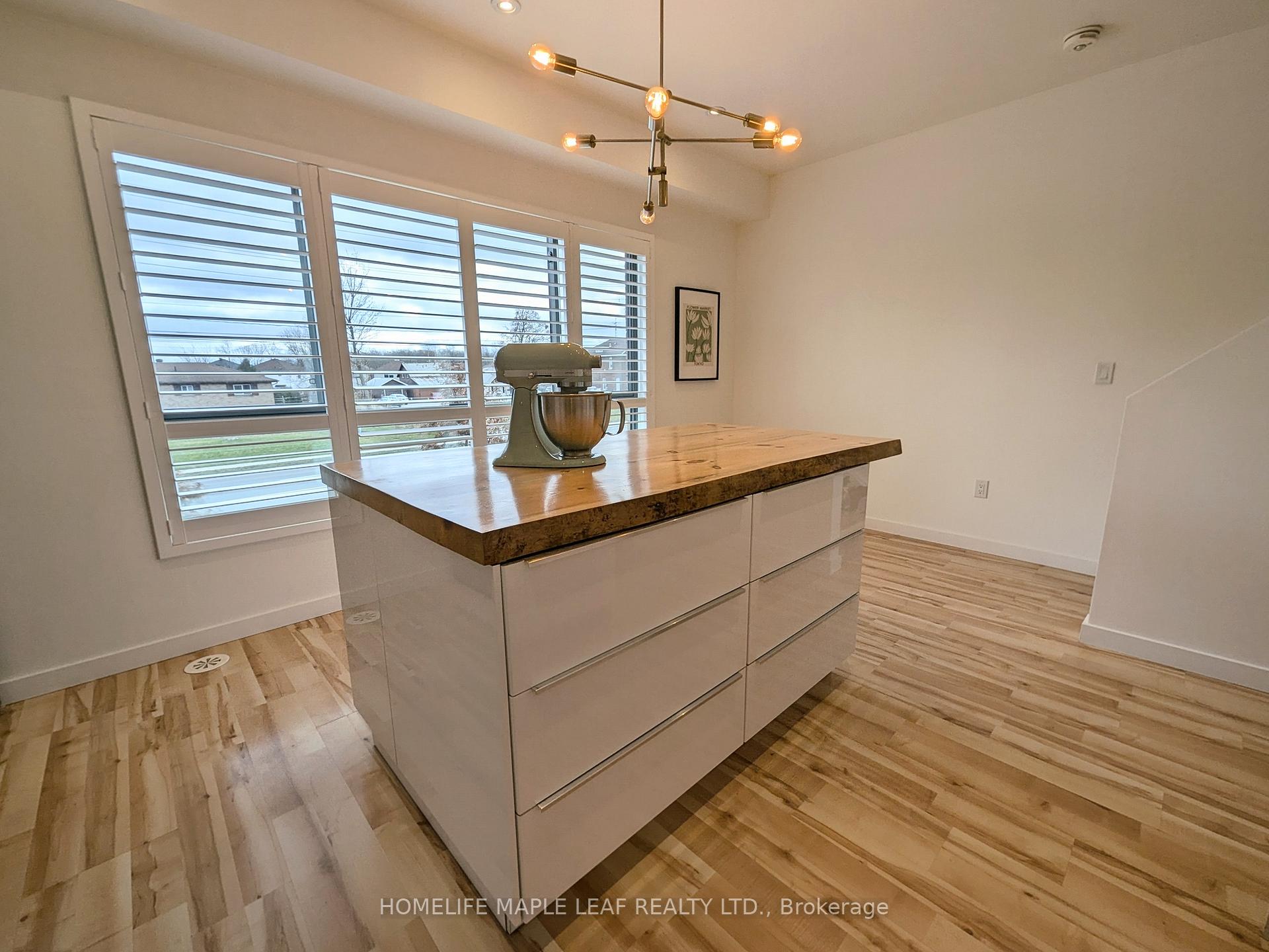Photo 12 of Unit 6, 369 Essa Road, Barrie, Holly — HOMEH