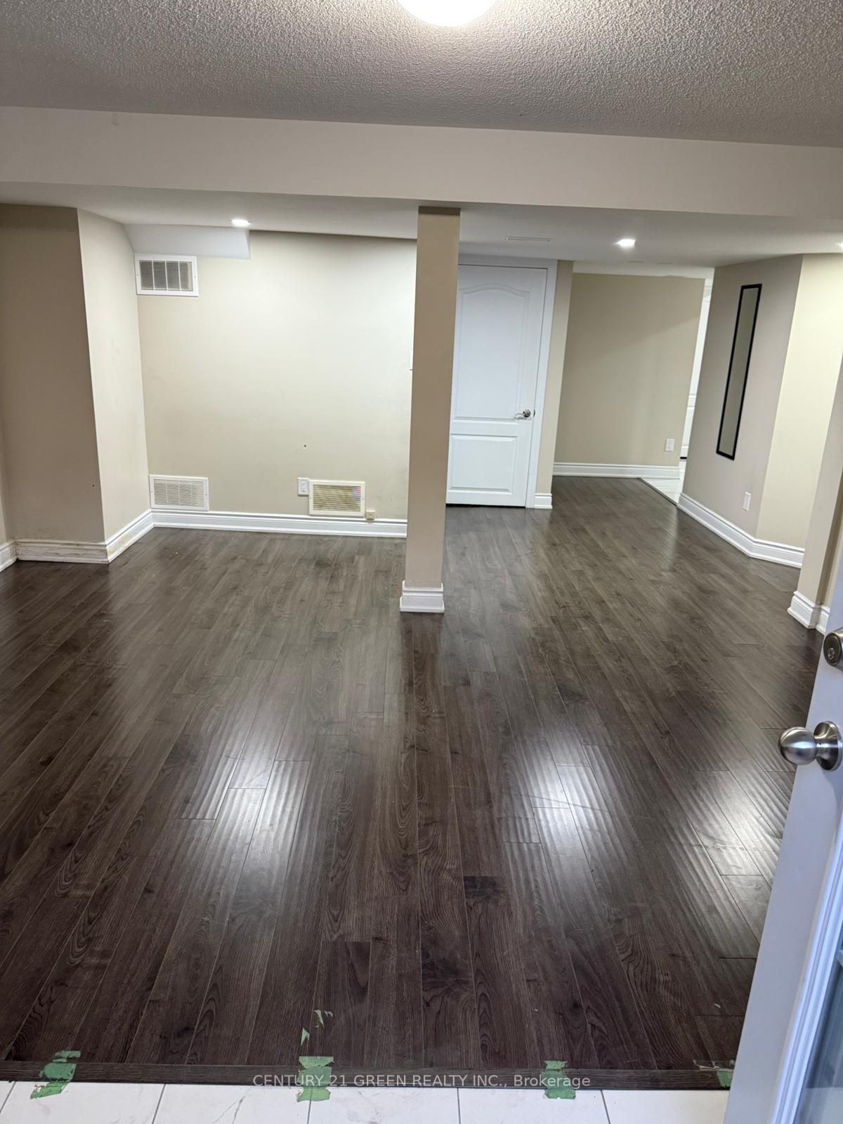 Photo 7 of 26 Amboise Crescent, Brampton, Fletcher's Meadow — HOMEH