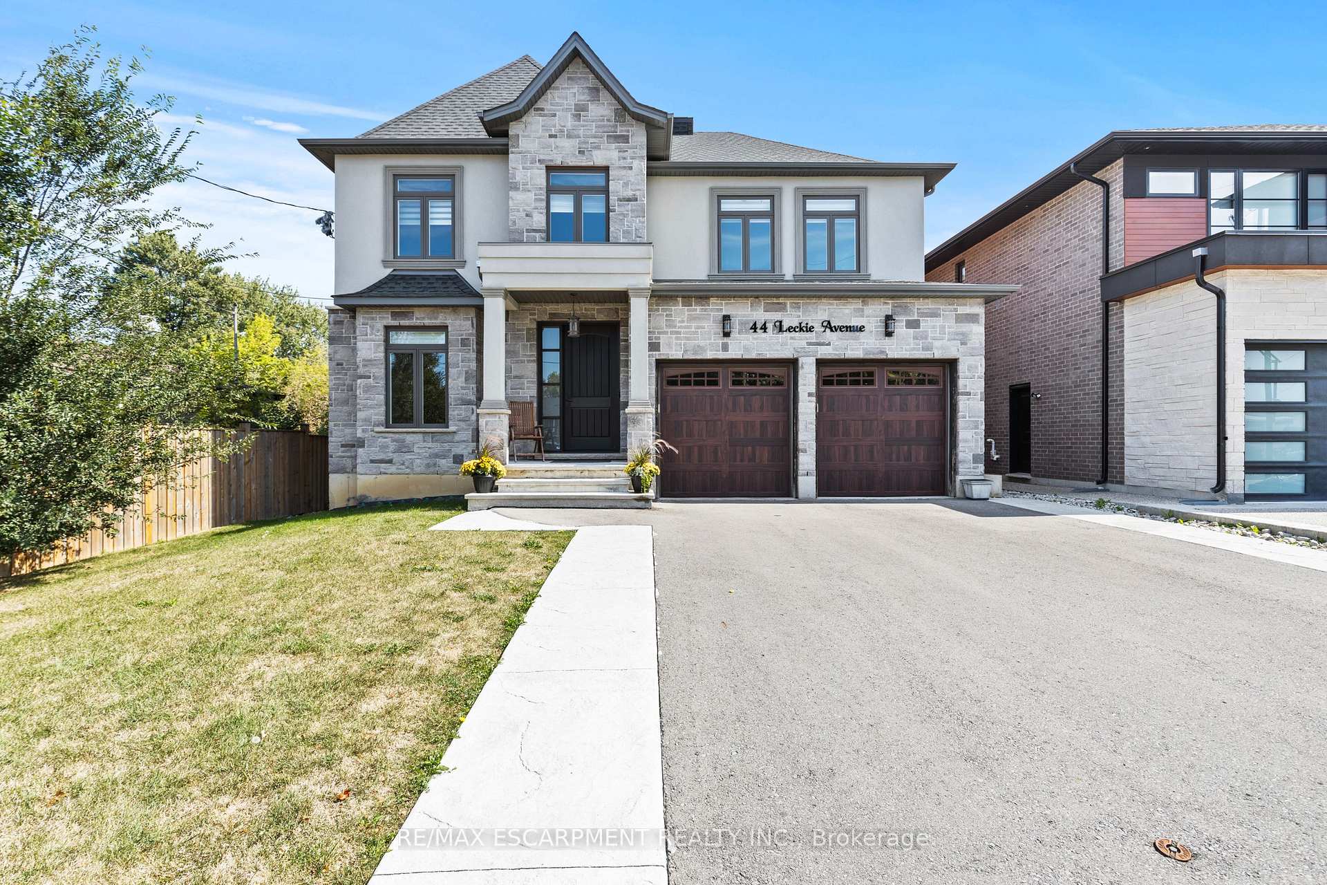 Front of 44 Leckie Avenue