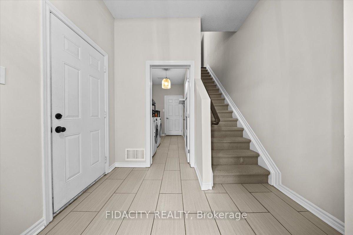 Photo 2 of 2108 Madrid Avenue, Ottawa, Barrhaven - Heritage Park — HOMEH