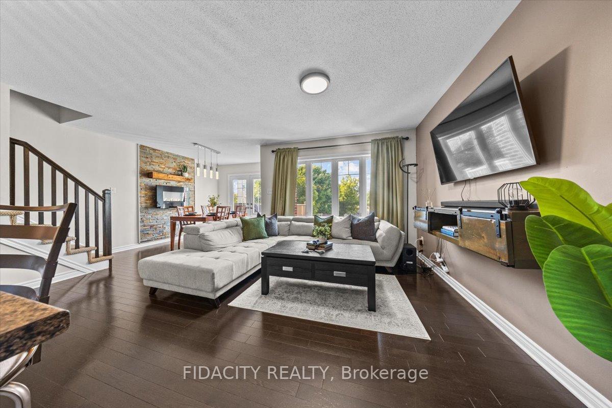 Photo 6 of 2108 Madrid Avenue, Ottawa, Barrhaven - Heritage Park — HOMEH
