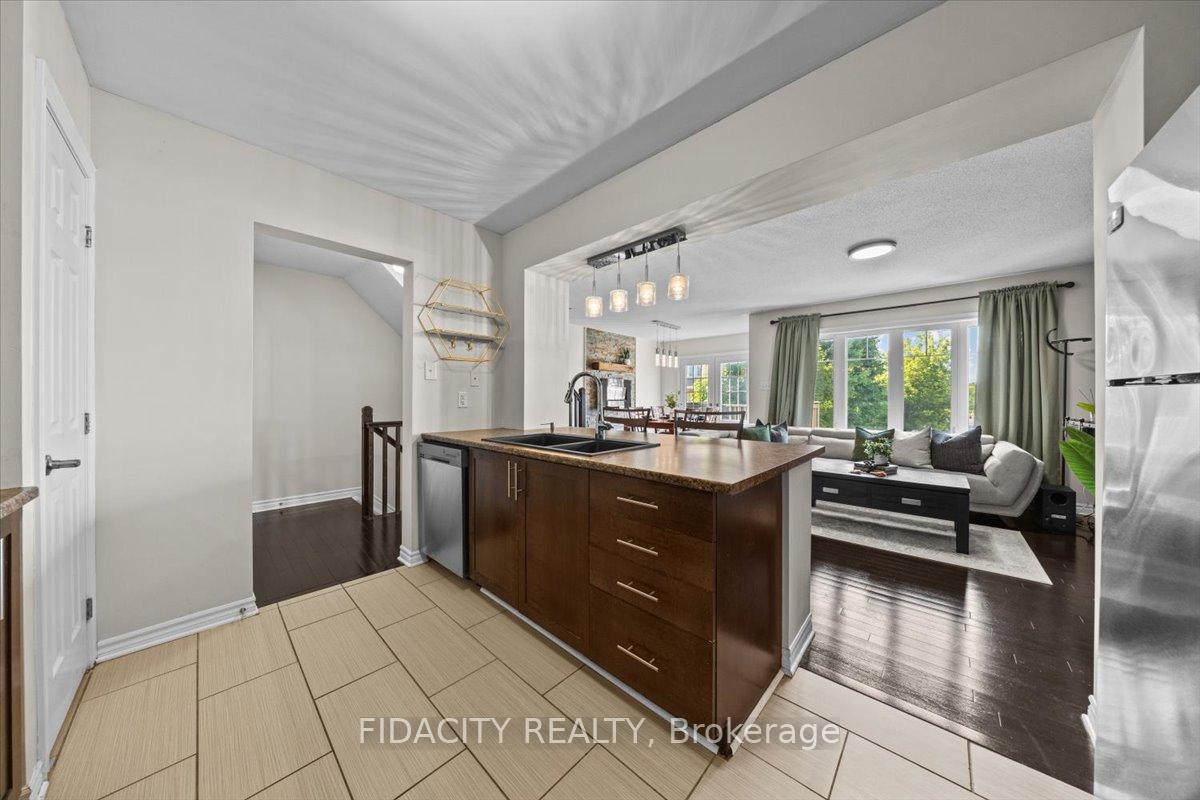 Photo 9 of 2108 Madrid Avenue, Ottawa, Barrhaven - Heritage Park — HOMEH