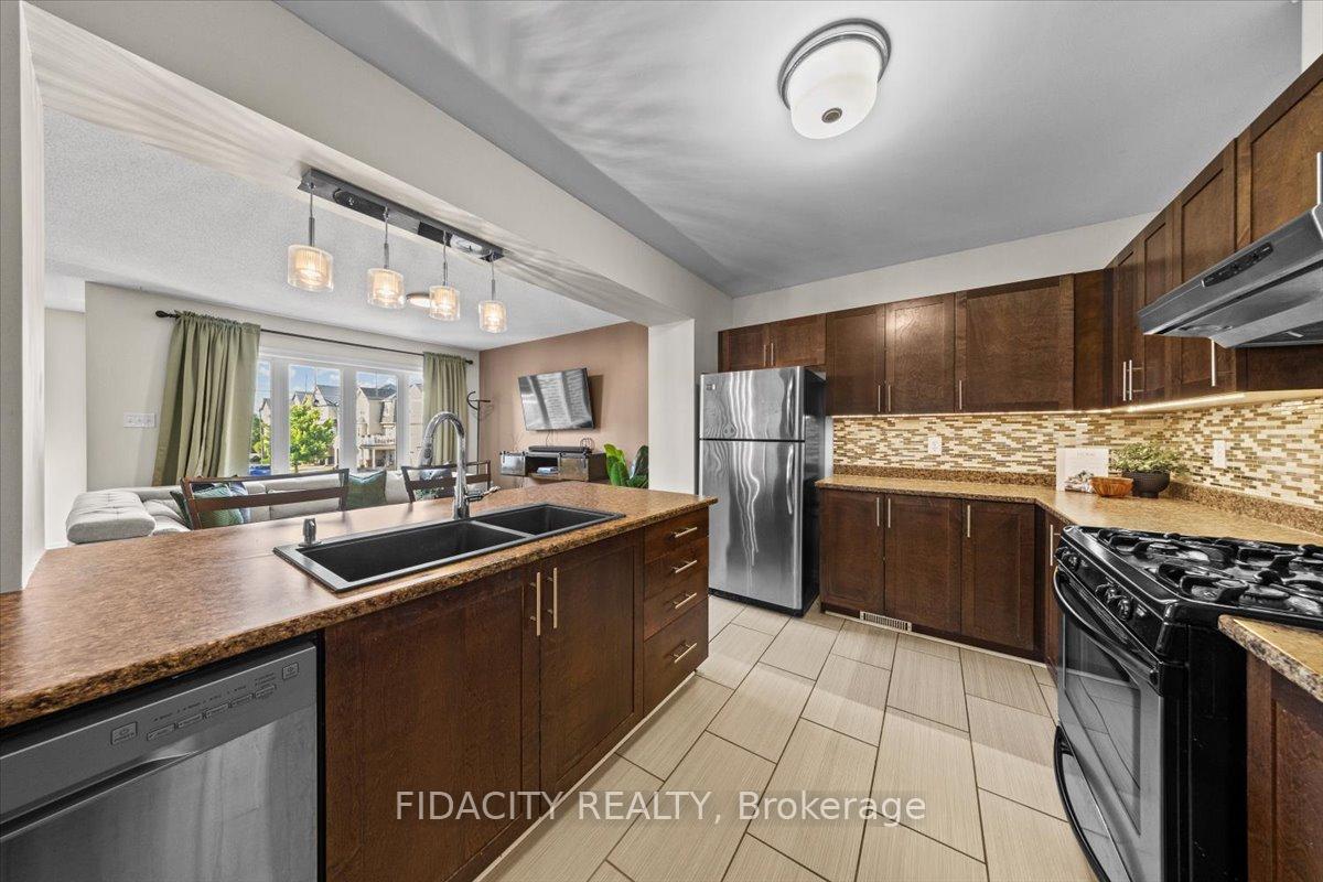 Photo 13 of 2108 Madrid Avenue, Ottawa, Barrhaven - Heritage Park — HOMEH