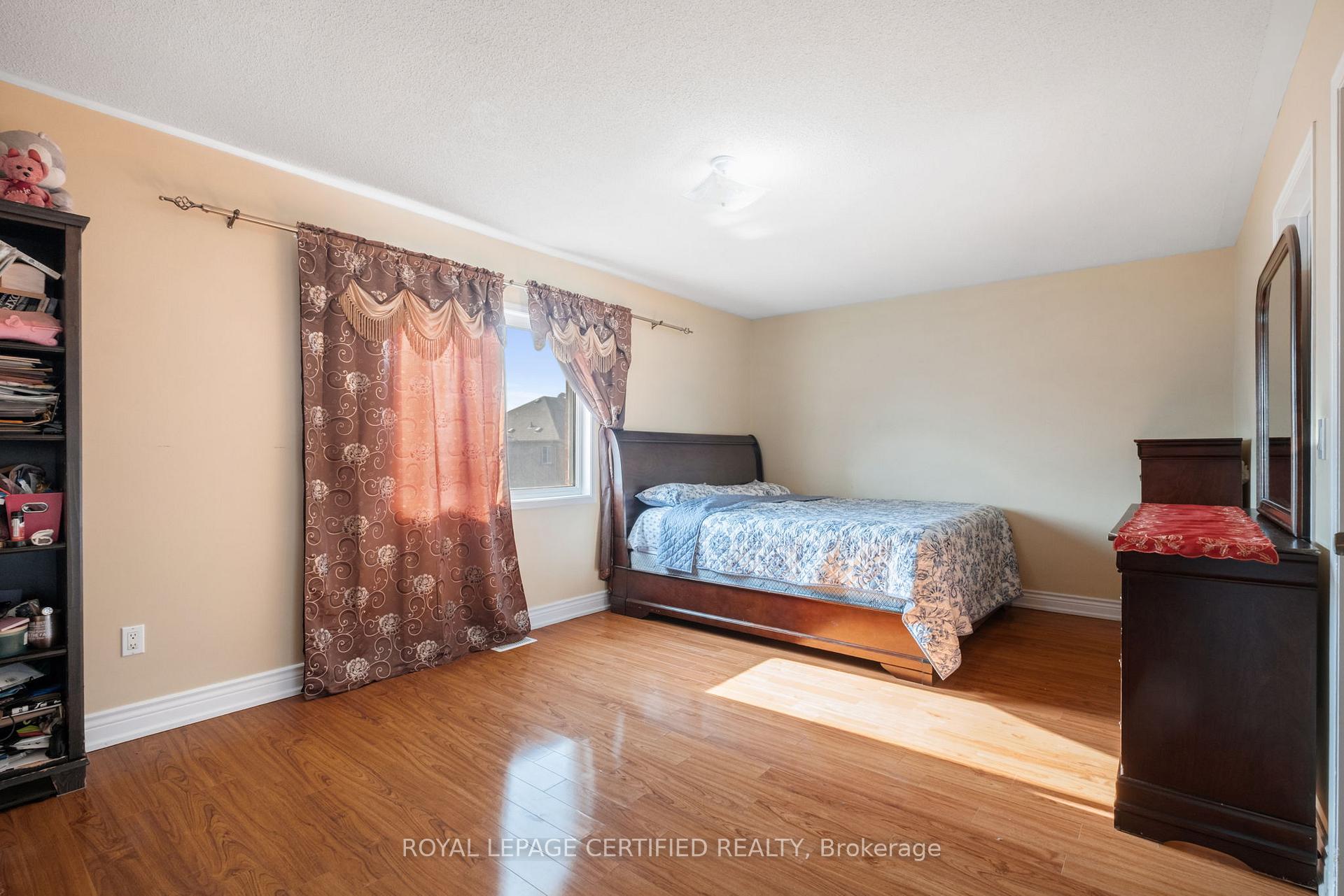 Photo 16 of 11 Briarcroft Road, Brampton, Fletcher's Meadow — HOMEH