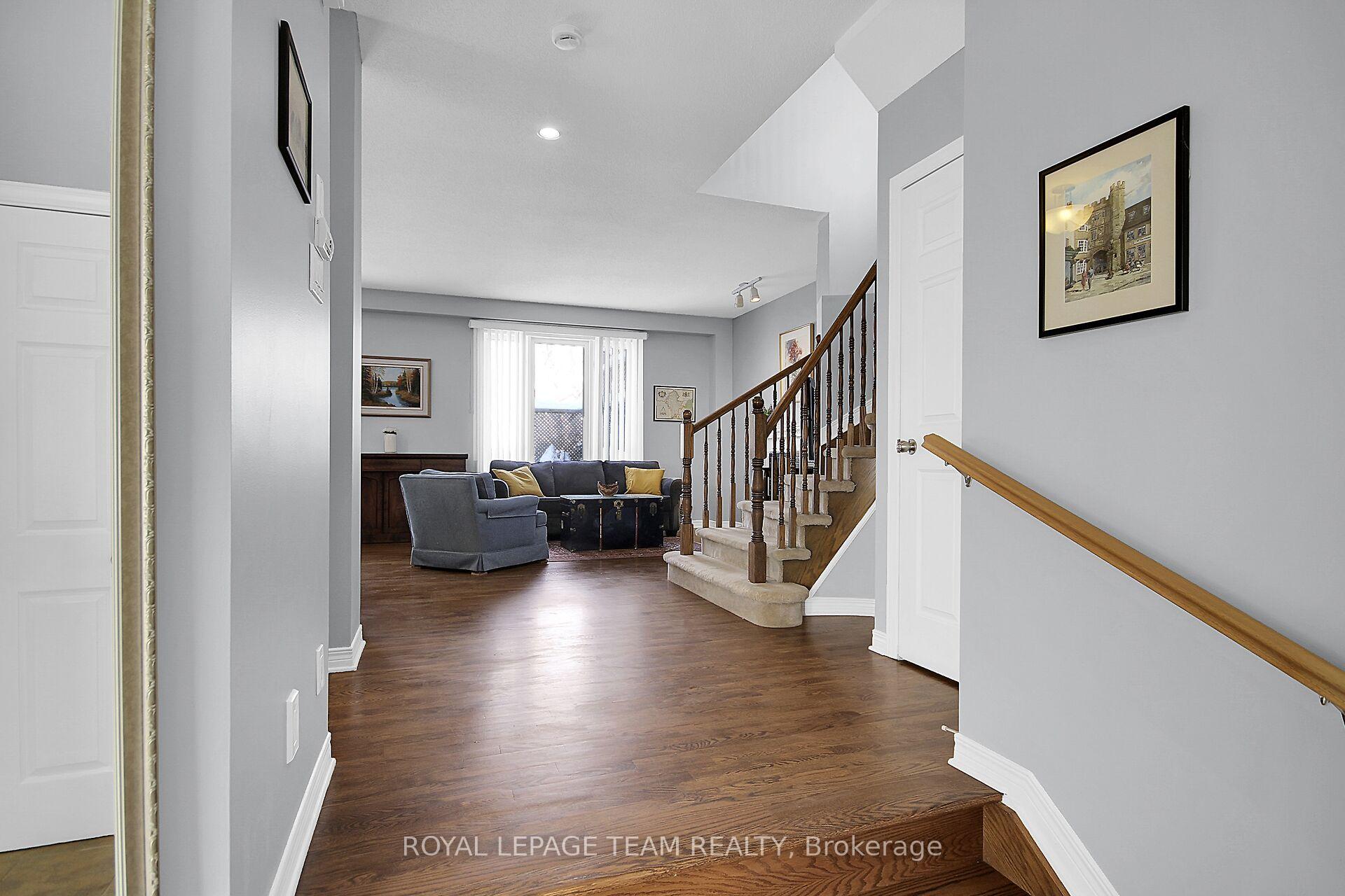 Photo 5 of 15 Tamarack Place, Ottawa, Barrhaven - Longfields — HOMEH