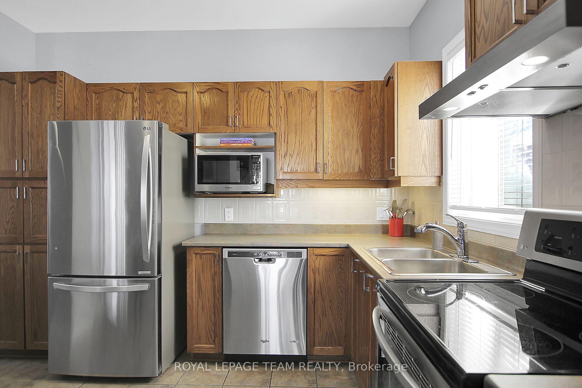 Photo 9 of 15 Tamarack Place, Ottawa, Barrhaven - Longfields — HOMEH