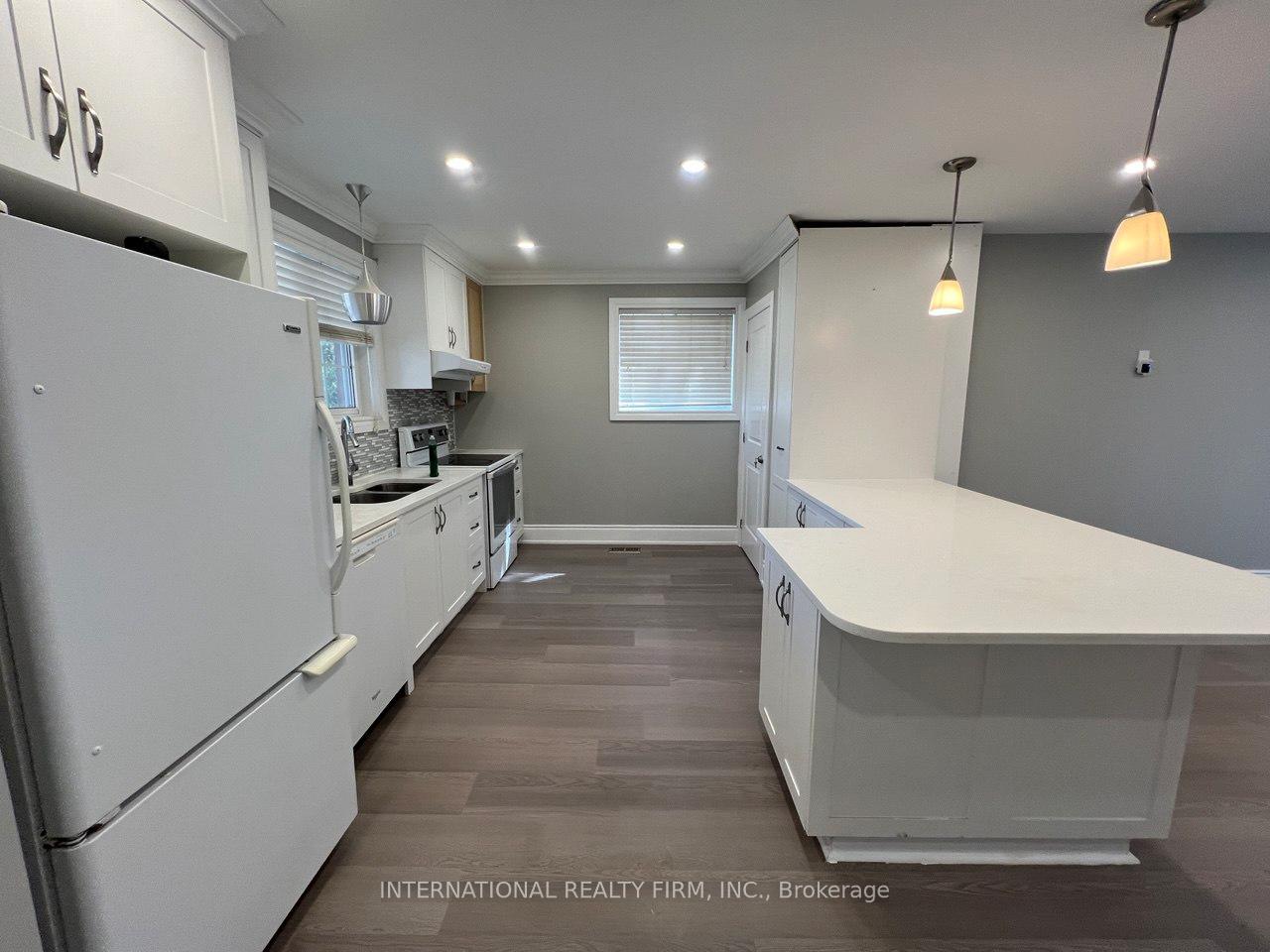 Photo 5 of 73 Murray Drive, Aurora, Aurora Highlands — HOMEH