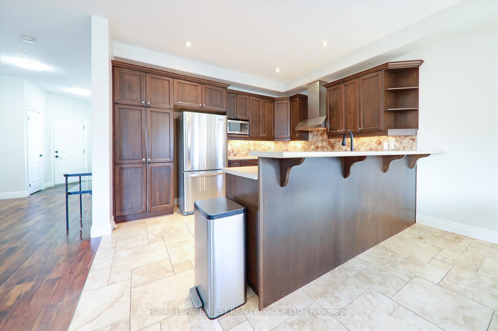 Photo 15 of 278 Pringle Drive, Barrie, Edgehill Drive — HOMEH