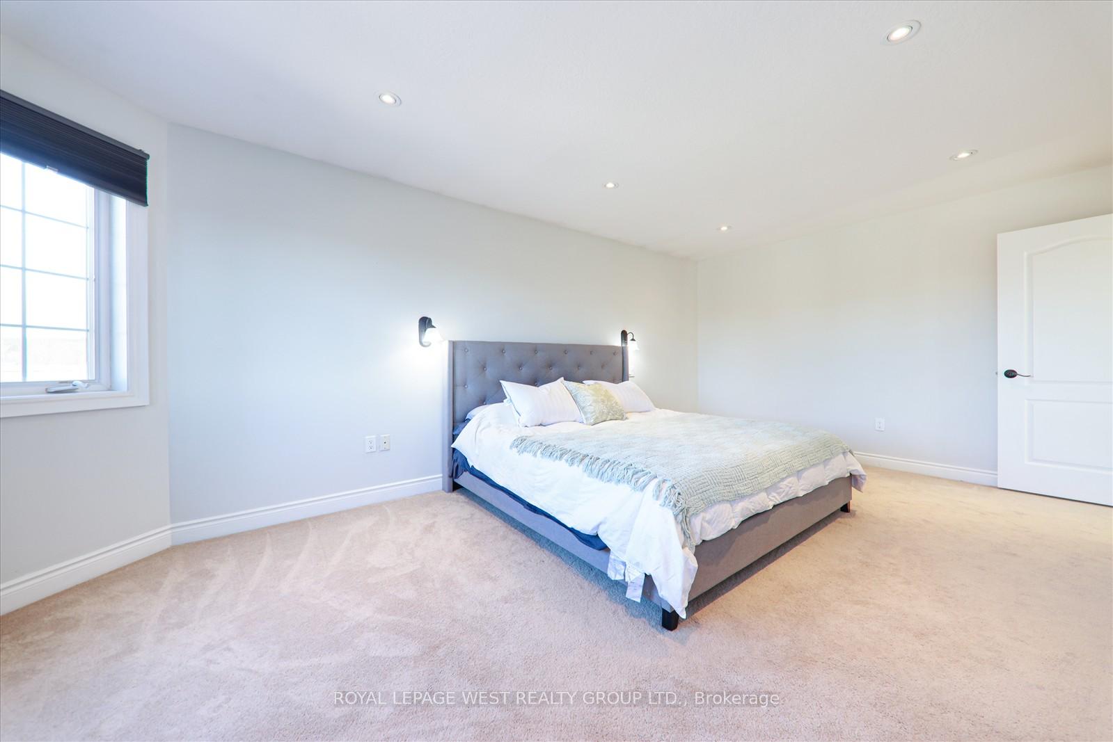 Photo 23 of 278 Pringle Drive, Barrie, Edgehill Drive — HOMEH