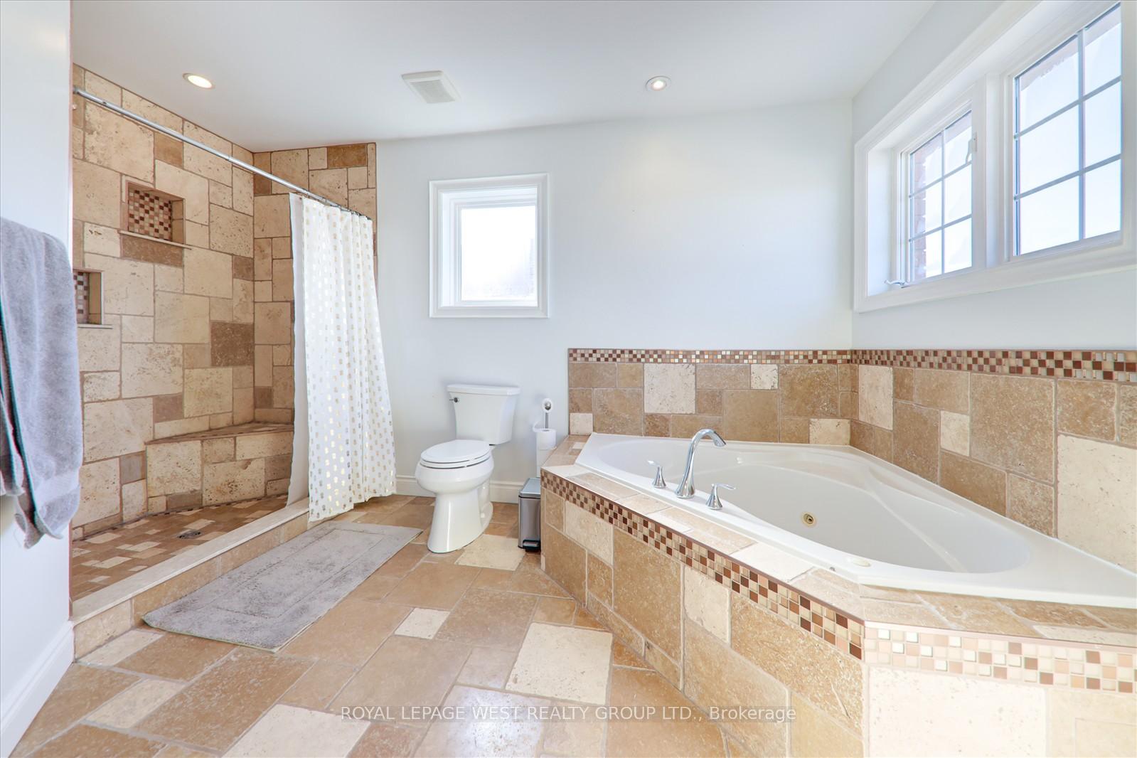 Photo 25 of 278 Pringle Drive, Barrie, Edgehill Drive — HOMEH