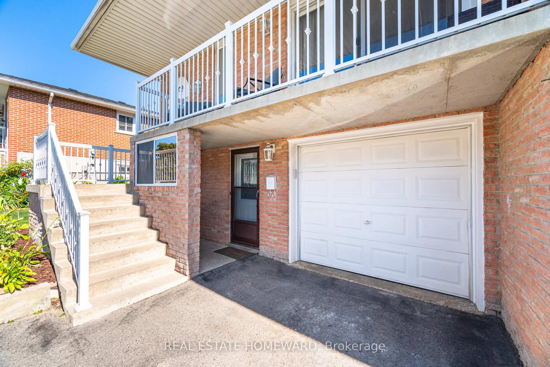 Front of 309 Royal Salisbury Way