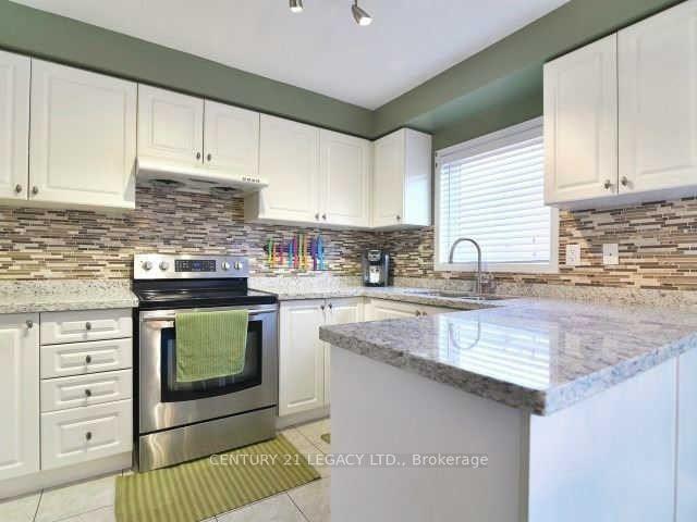 Photo 7 of 45 Tanasi Road, Brampton, Credit Valley — HOMEH