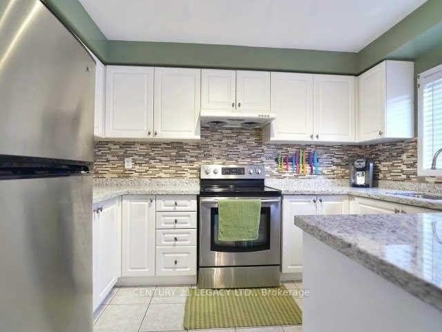Photo 8 of 45 Tanasi Road, Brampton, Credit Valley — HOMEH
