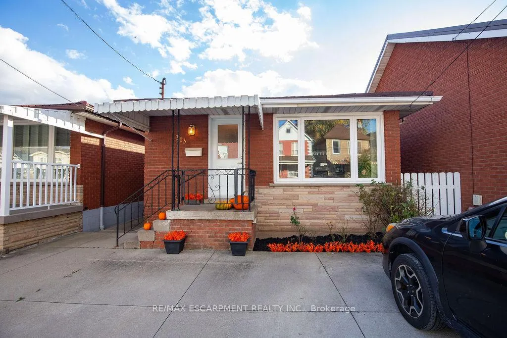 Front of 313 Barton Street W