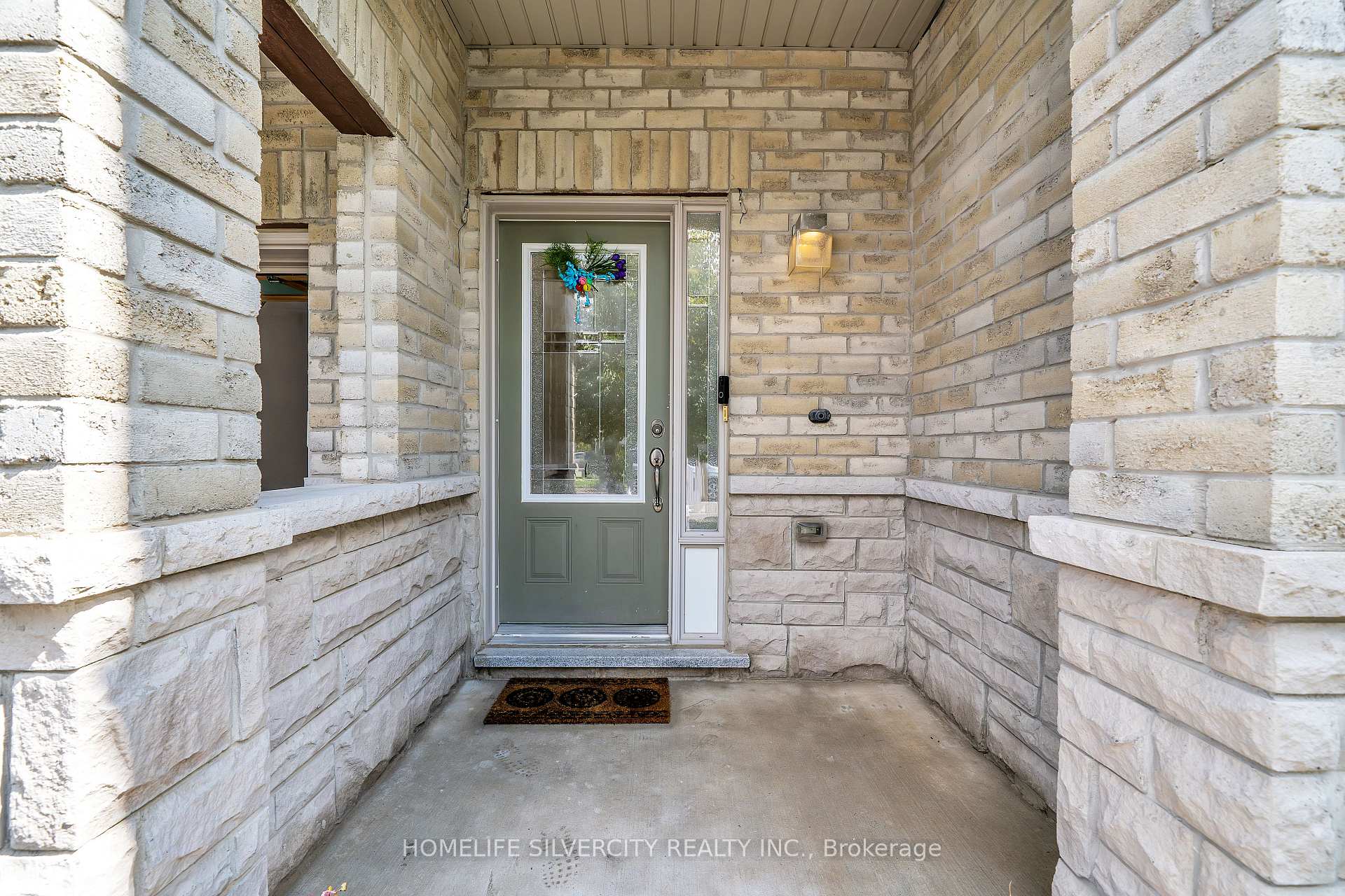 Photo 4 of 13 Chaston Road, Ajax, Central East — HOMEH