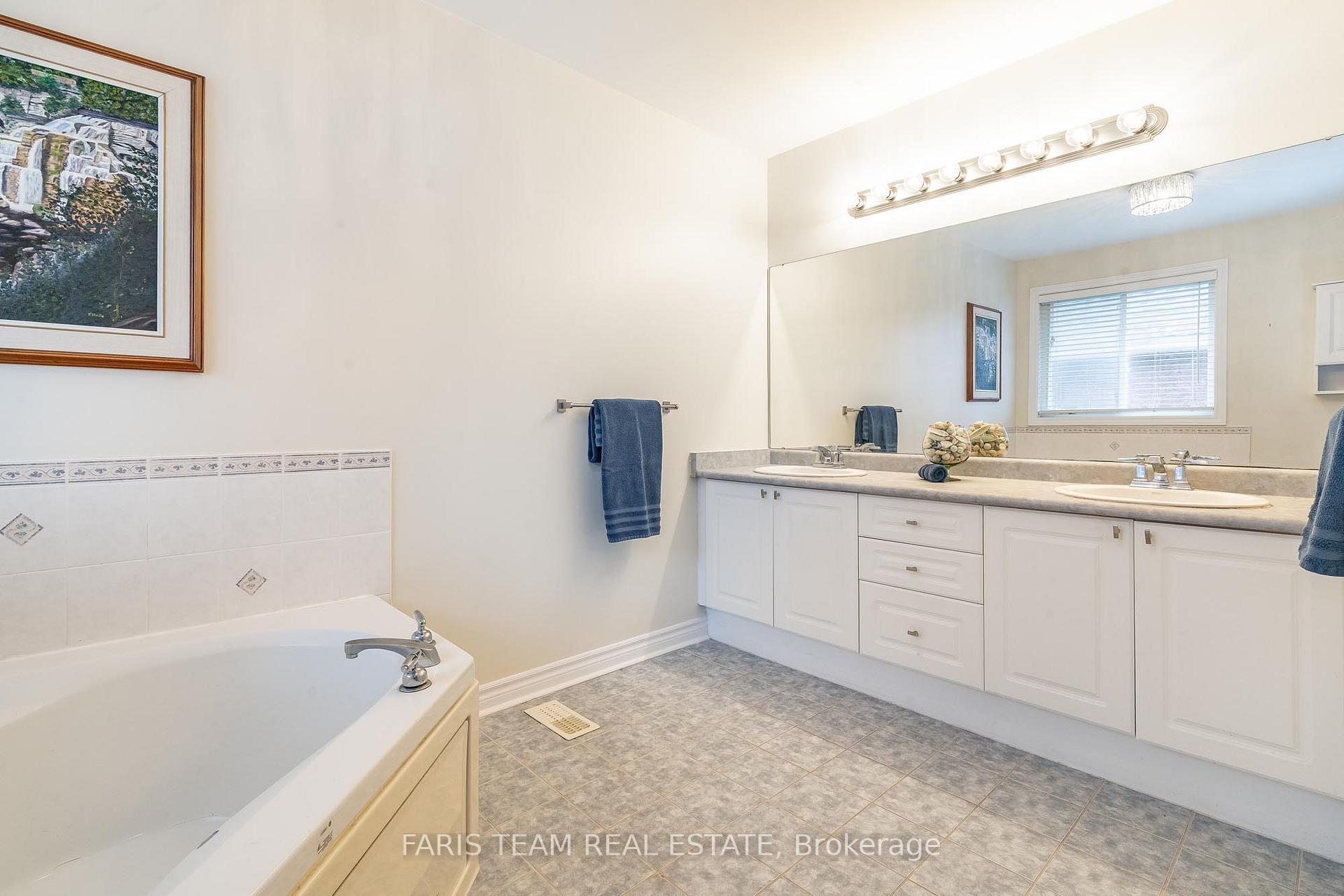 Photo 10 of 153 Sandringham Drive, Barrie, Innis-Shore — HOMEH