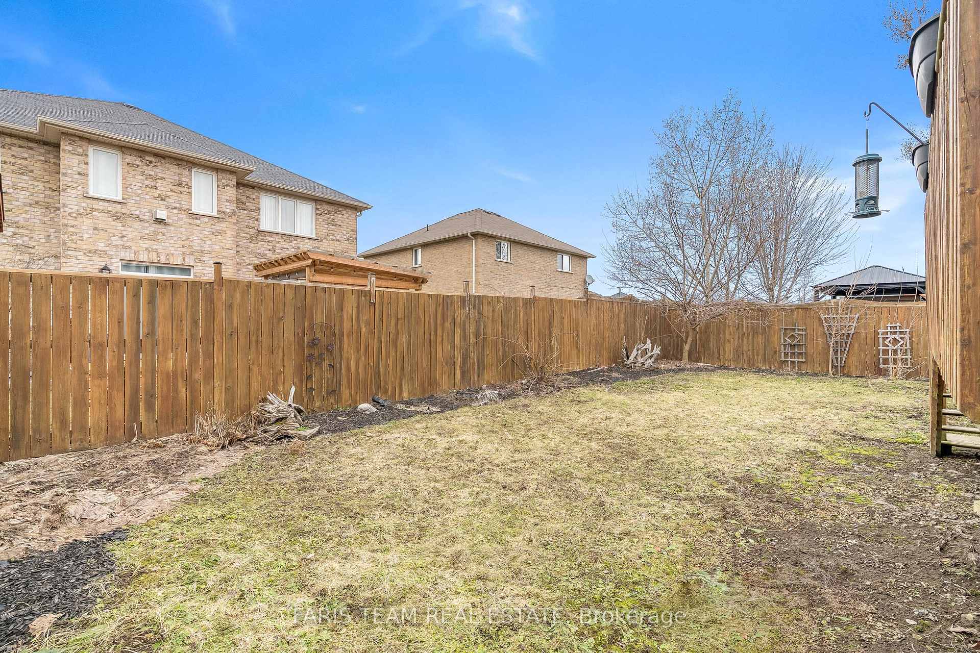 Photo 21 of 153 Sandringham Drive, Barrie, Innis-Shore — HOMEH