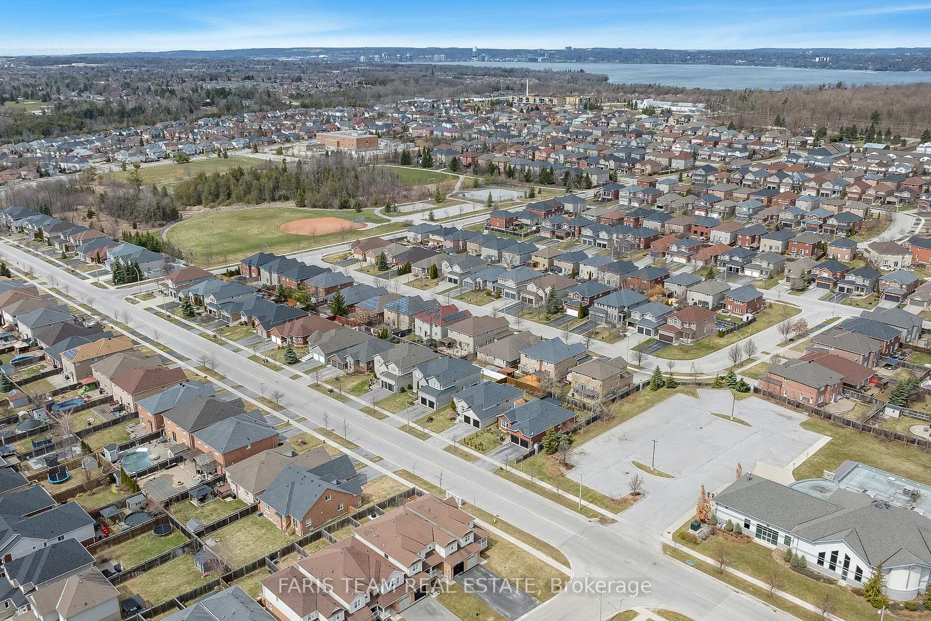 Photo 24 of 153 Sandringham Drive, Barrie, Innis-Shore — HOMEH