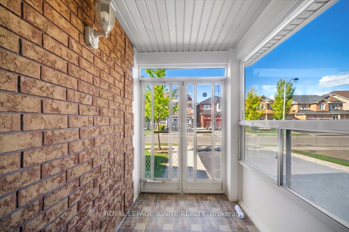 Photo 6 of 63 Eastbrook Way, Brampton, Bram East — HOMEH