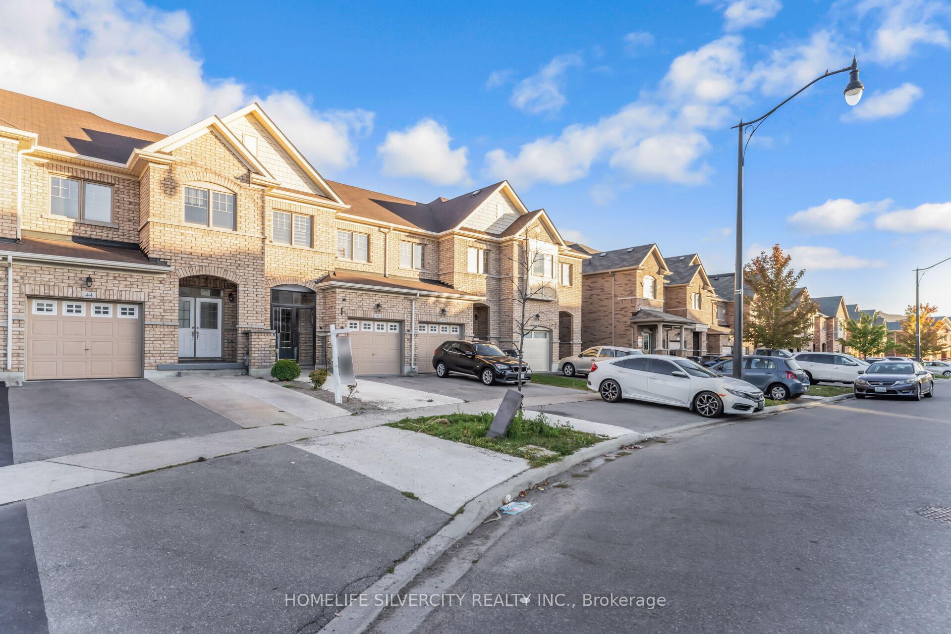 Photo 2 of 44 Davenfield Circle, Brampton, Bram East — HOMEH