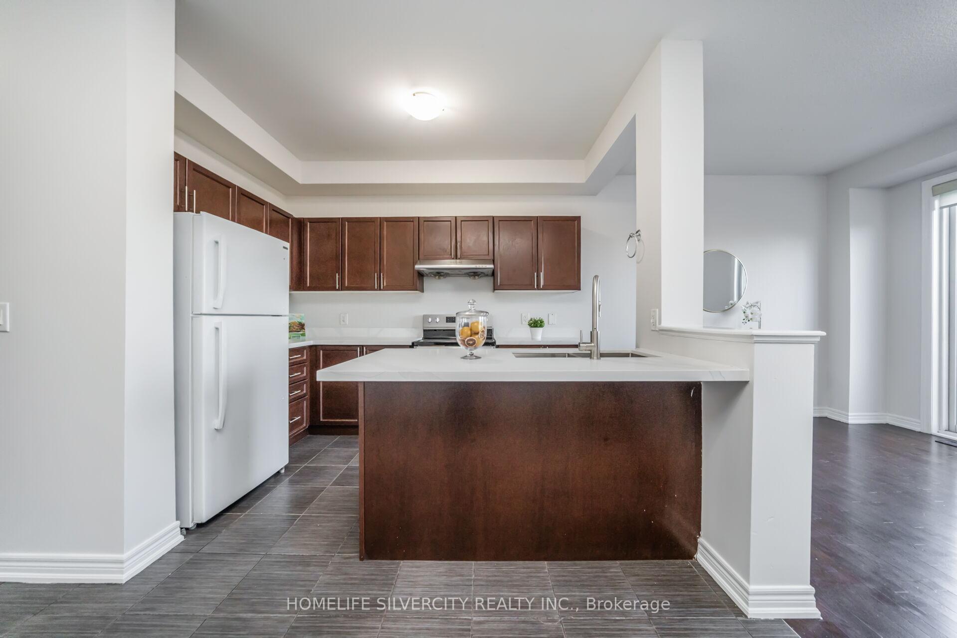 Photo 11 of 44 Davenfield Circle, Brampton, Bram East — HOMEH