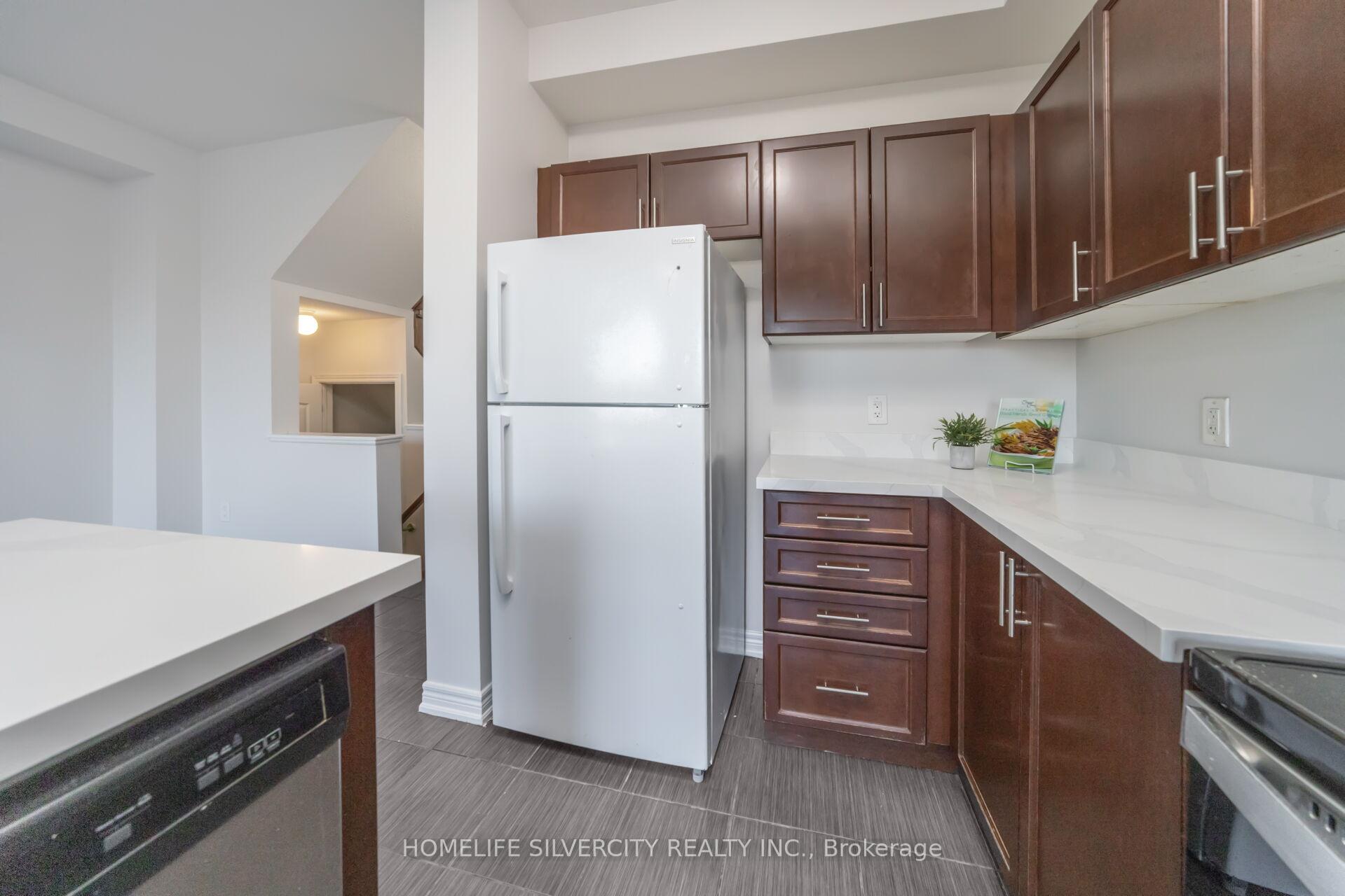 Photo 13 of 44 Davenfield Circle, Brampton, Bram East — HOMEH