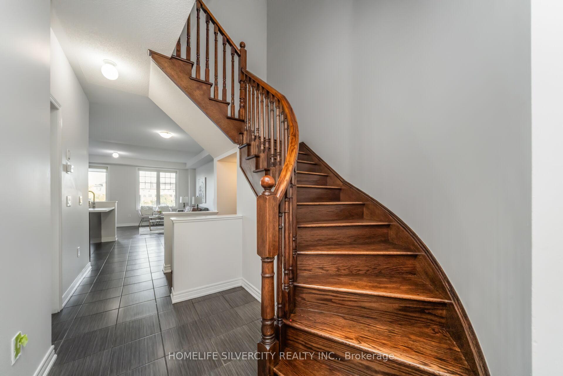Photo 17 of 44 Davenfield Circle, Brampton, Bram East — HOMEH