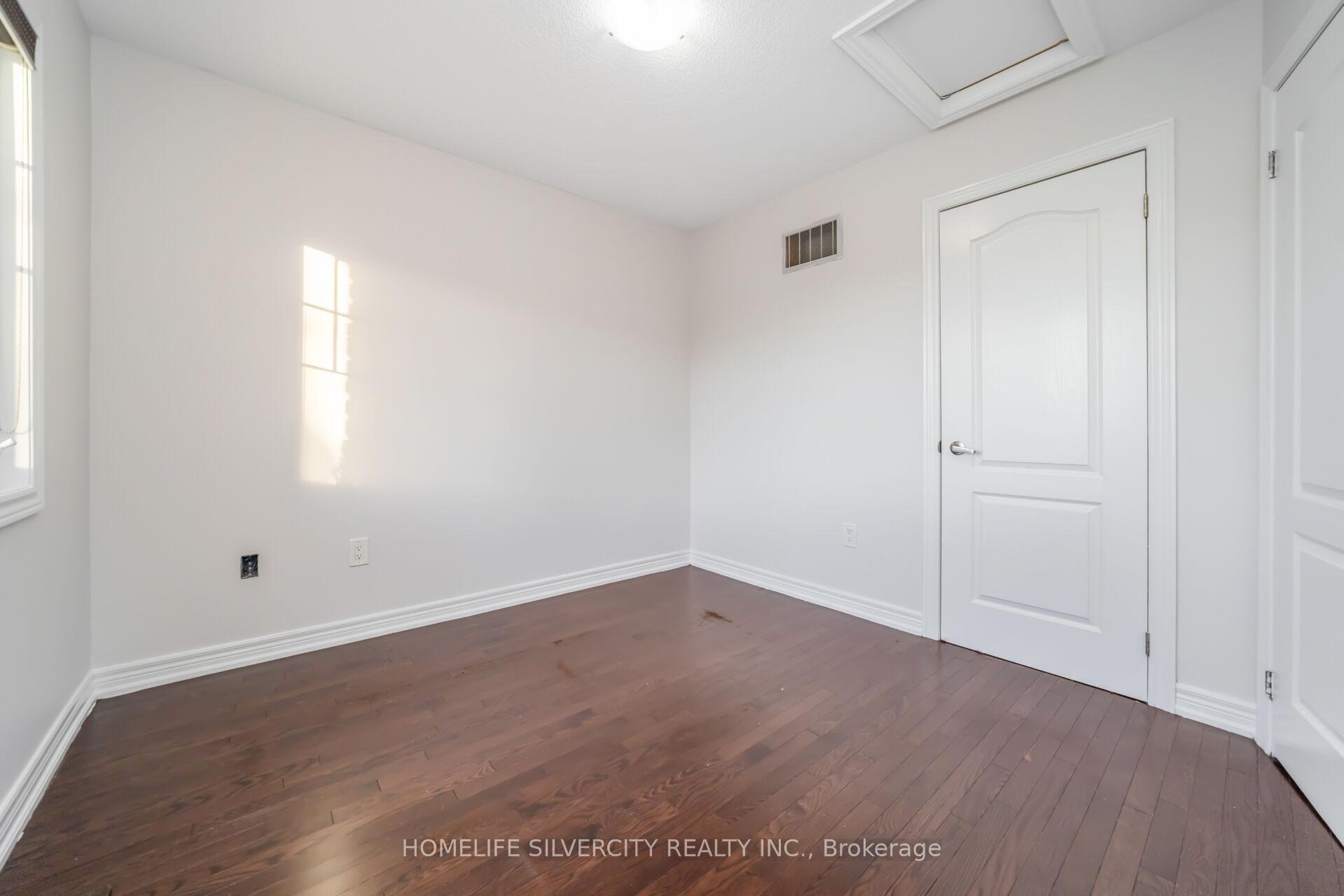 Photo 32 of 44 Davenfield Circle, Brampton, Bram East — HOMEH