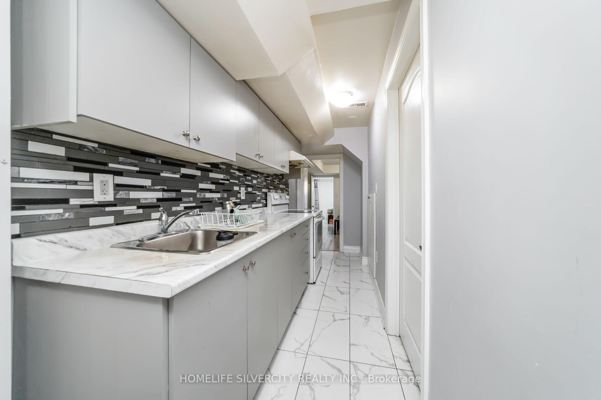 Photo 35 of 44 Davenfield Circle, Brampton, Bram East — HOMEH