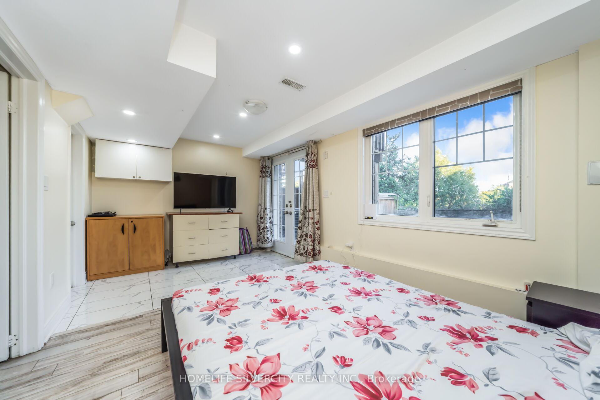 Photo 40 of 44 Davenfield Circle, Brampton, Bram East — HOMEH