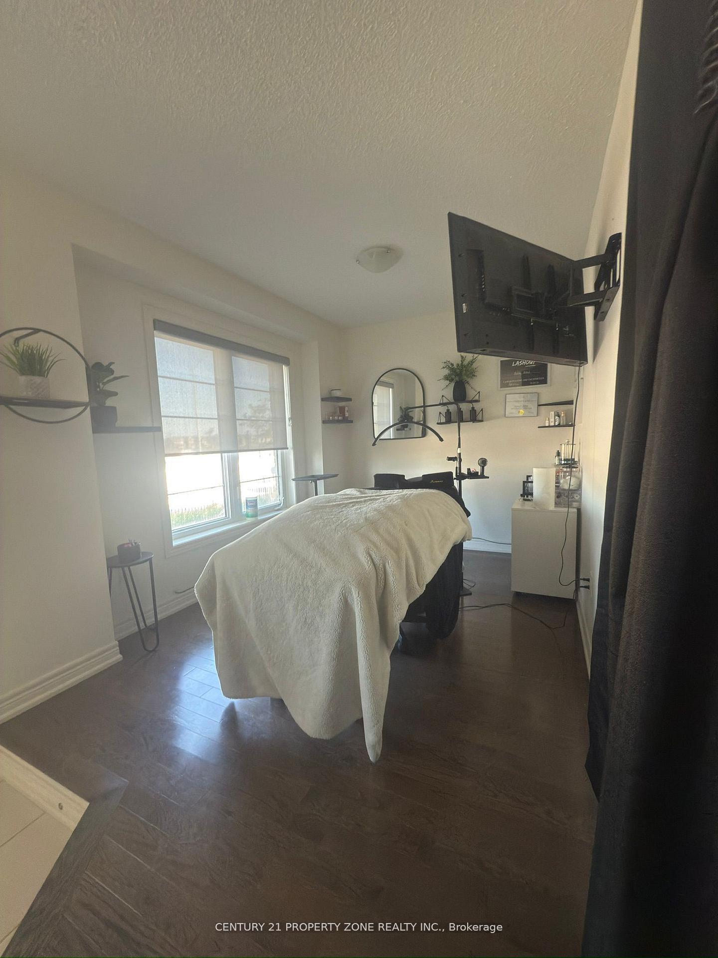 Photo 13 of 152 Fruitvale Circle, Brampton, Northwest Brampton — HOMEH