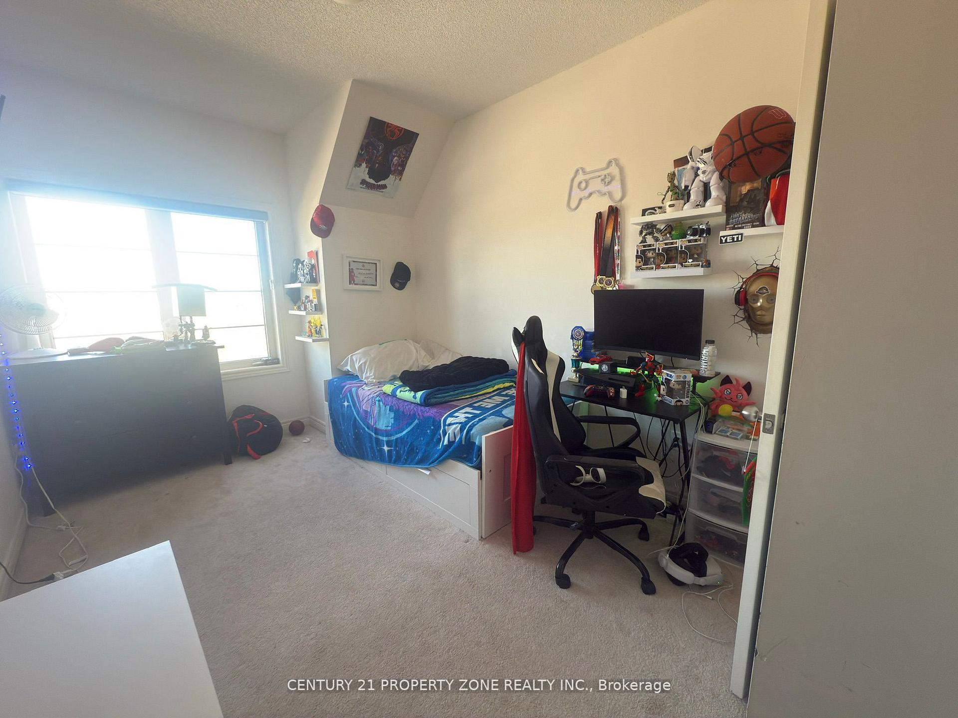 Photo 17 of 152 Fruitvale Circle, Brampton, Northwest Brampton — HOMEH