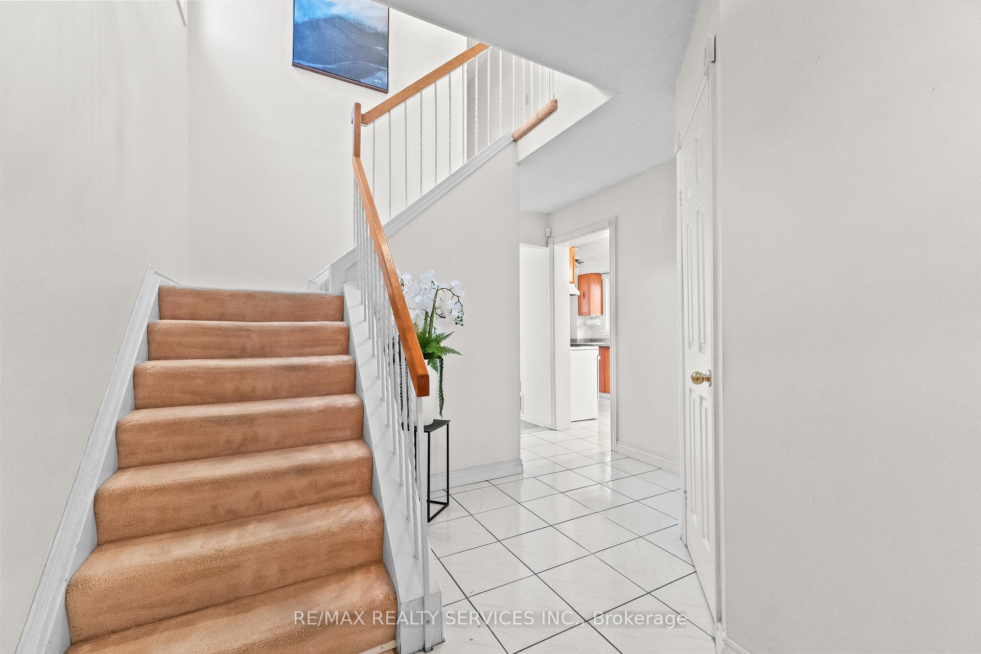 Photo 6 of 67 Wildercroft Avenue, Brampton, Brampton North — HOMEH