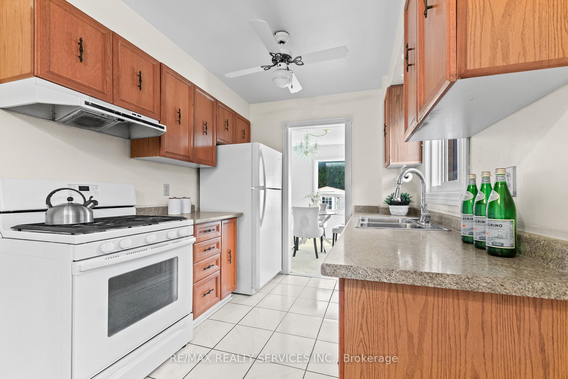 Photo 11 of 67 Wildercroft Avenue, Brampton, Brampton North — HOMEH