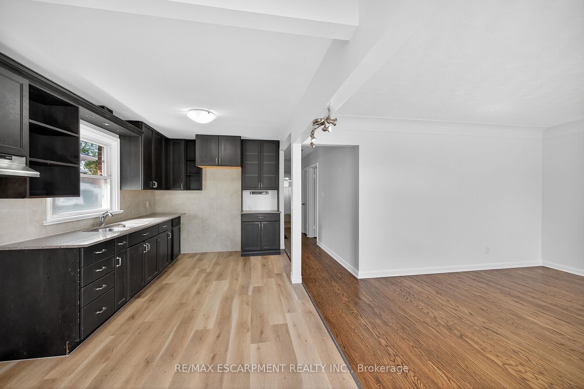 Photo 4 of 314 East 16th Street, Hamilton, Hill Park — HOMEH