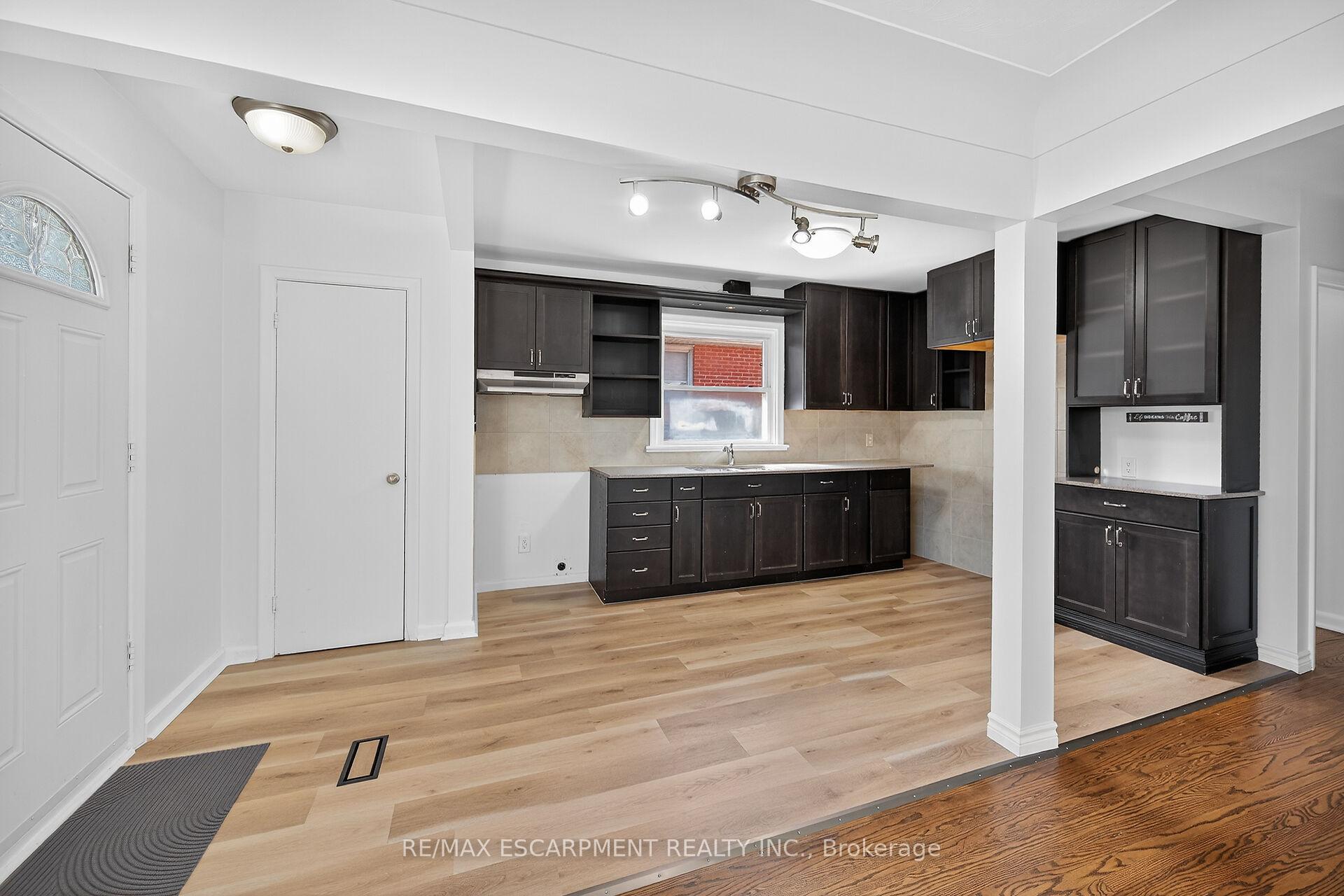 Photo 9 of 314 East 16th Street, Hamilton, Hill Park — HOMEH