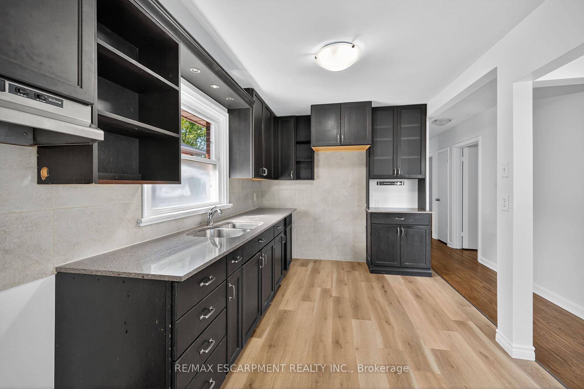 Photo 11 of 314 East 16th Street, Hamilton, Hill Park — HOMEH
