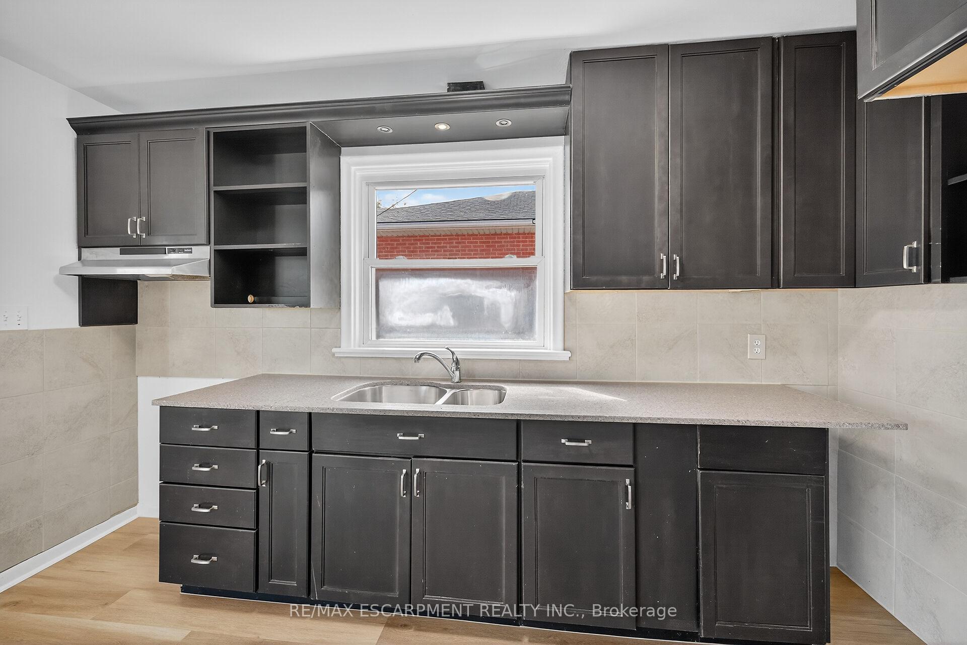 Photo 12 of 314 East 16th Street, Hamilton, Hill Park — HOMEH