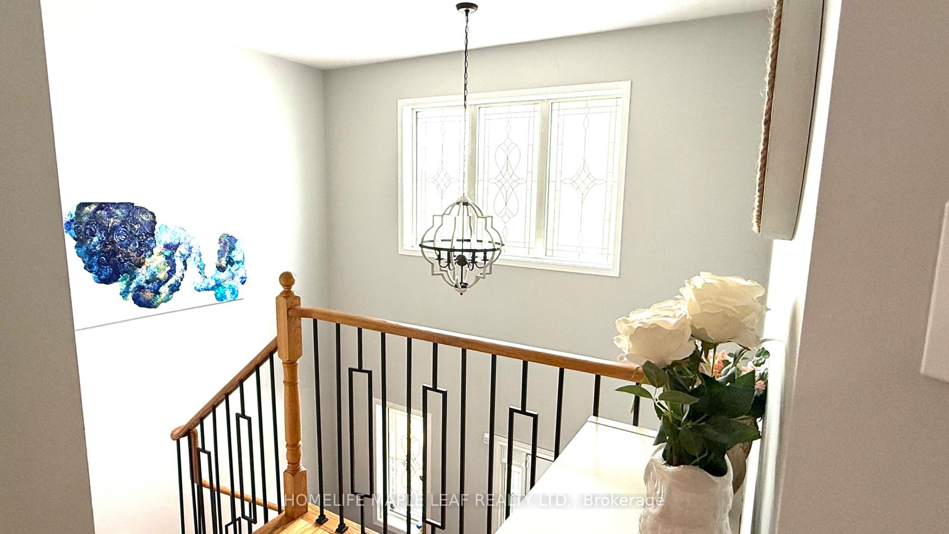 Photo 3 of 22 Allangrove Drive, Brampton, Fletcher's Meadow — HOMEH