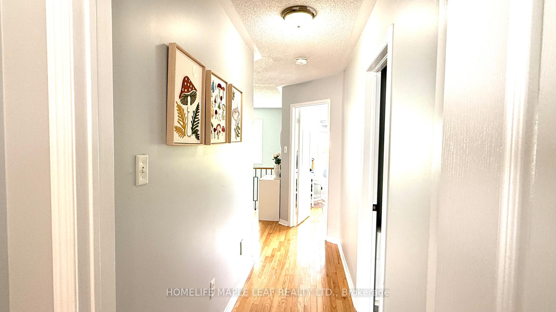 Photo 5 of 22 Allangrove Drive, Brampton, Fletcher's Meadow — HOMEH