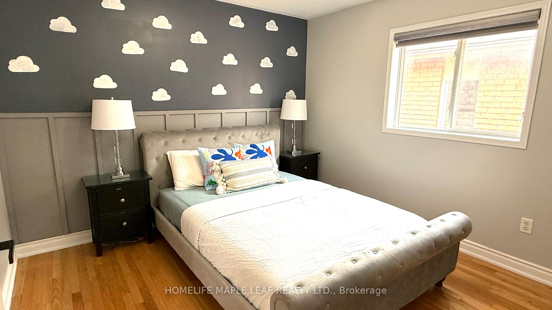 Photo 4 of 22 Allangrove Drive, Brampton, Fletcher's Meadow — HOMEH