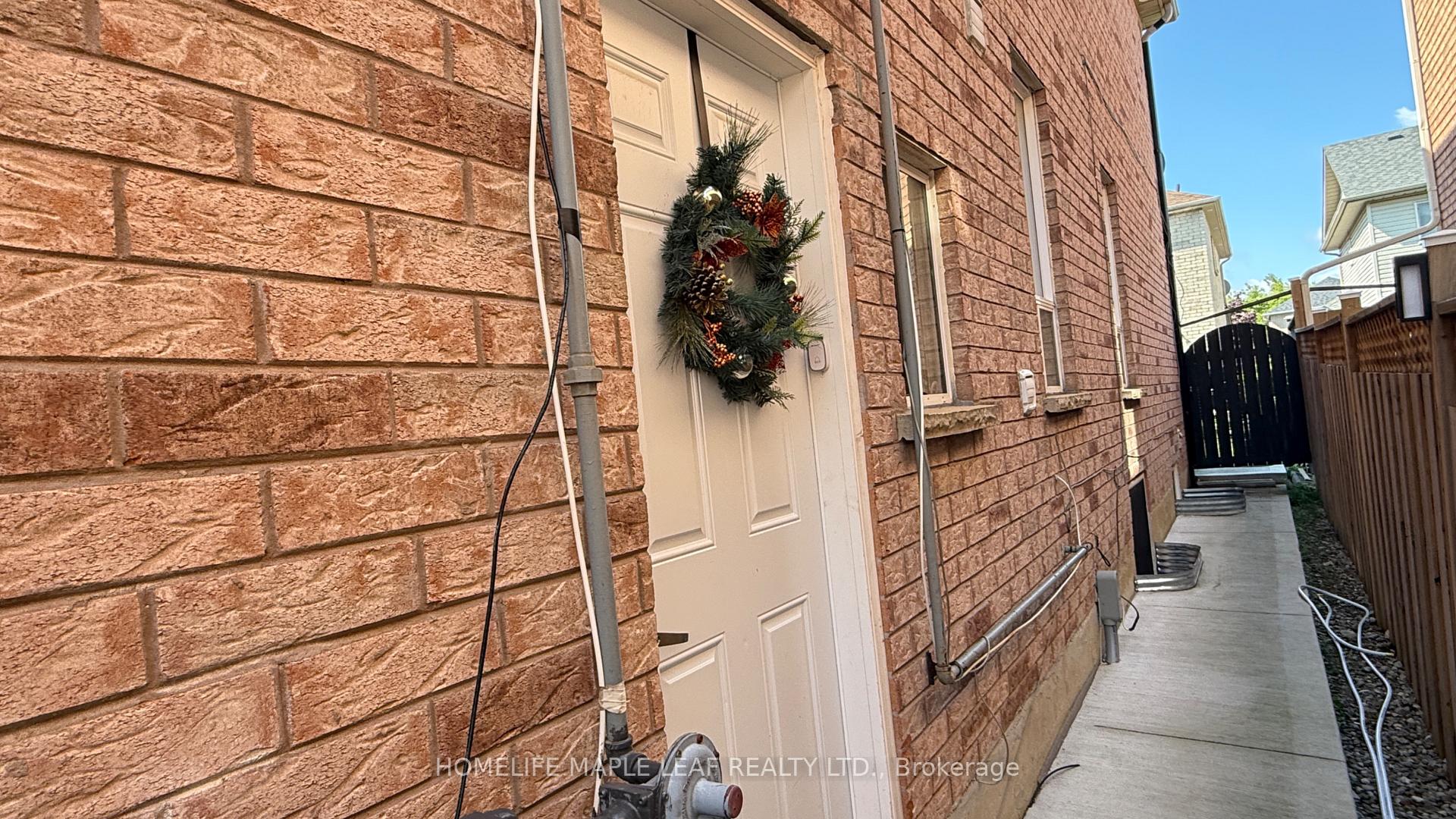 Photo 39 of 22 Allangrove Drive, Brampton, Fletcher's Meadow — HOMEH