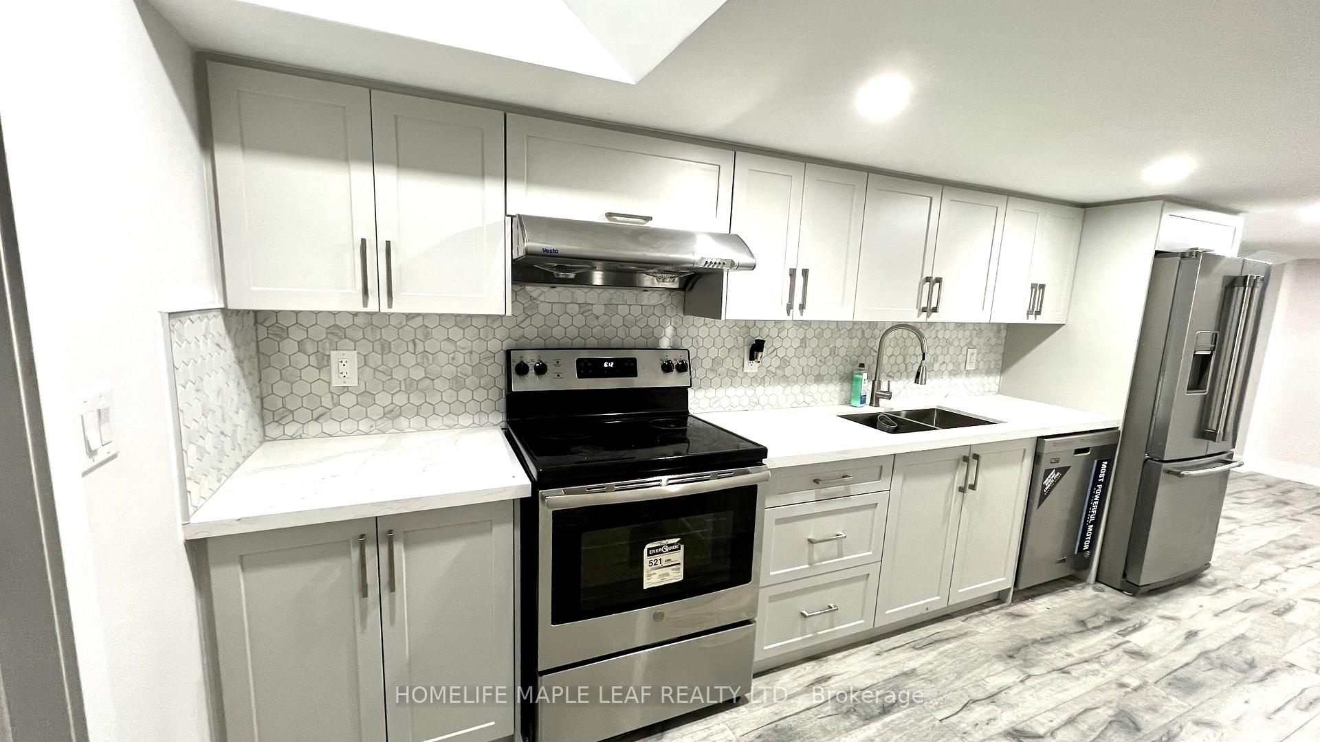 Photo 20 of 22 Allangrove Drive, Brampton, Fletcher's Meadow — HOMEH