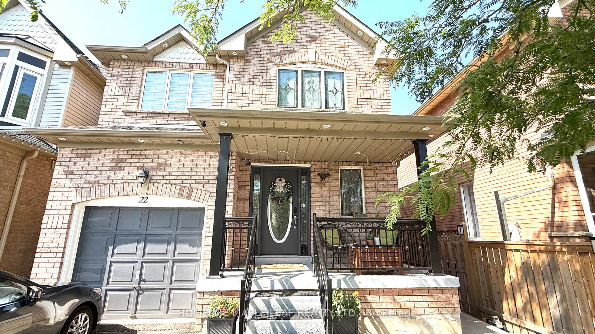 Photo 32 of 22 Allangrove Drive, Brampton, Fletcher's Meadow — HOMEH