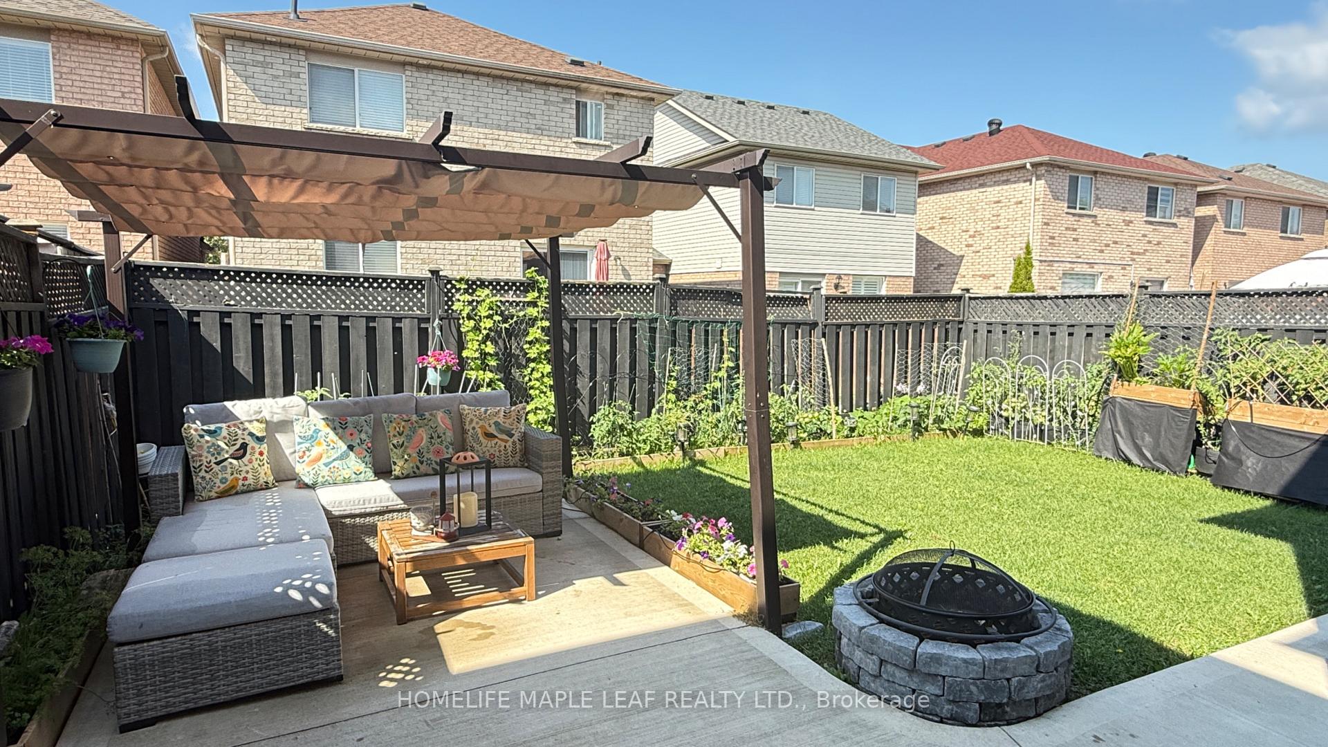 Photo 30 of 22 Allangrove Drive, Brampton, Fletcher's Meadow — HOMEH