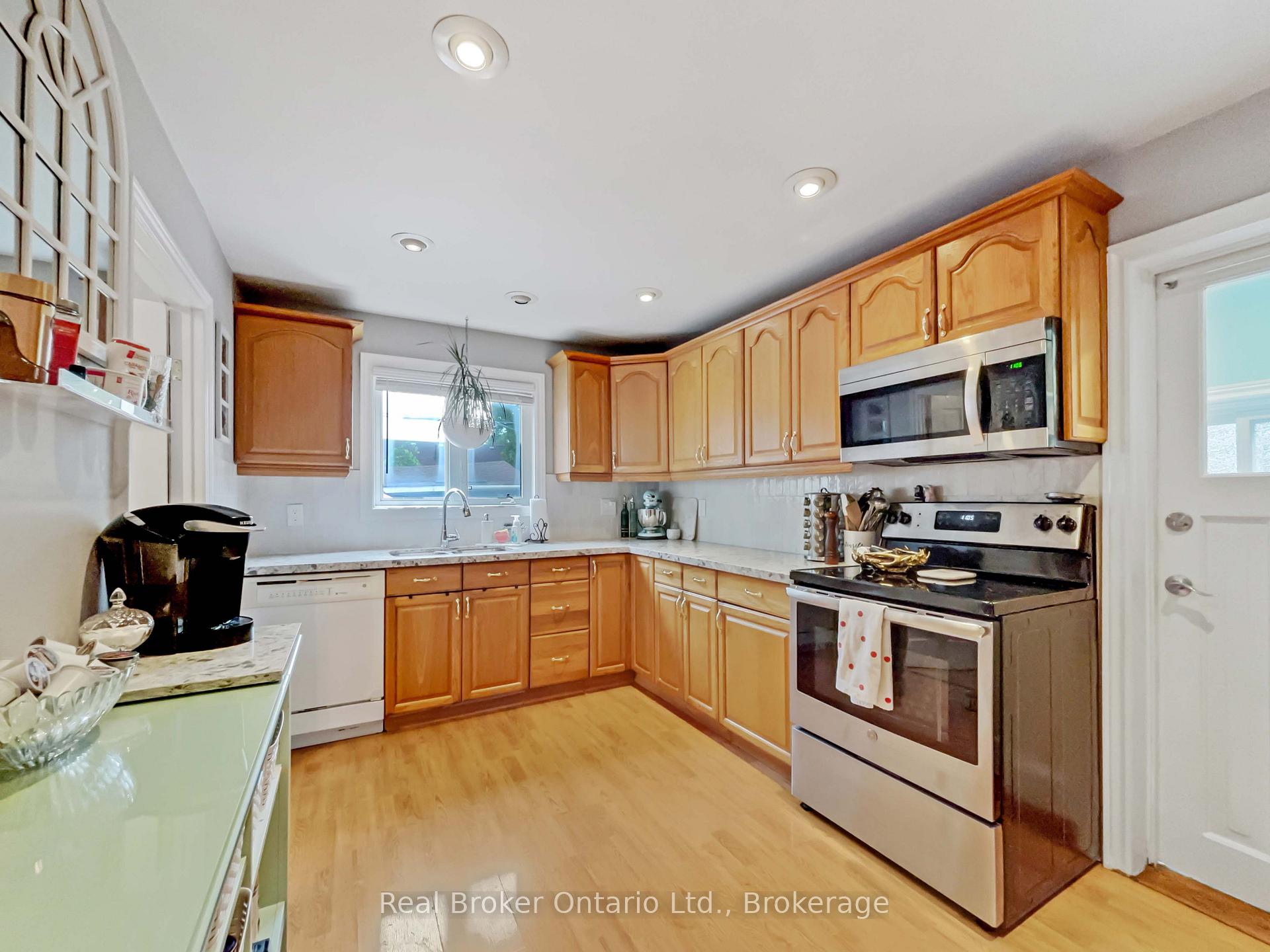Photo 6 of 71 Harrison Avenue, Hamilton, Homeside — HOMEH